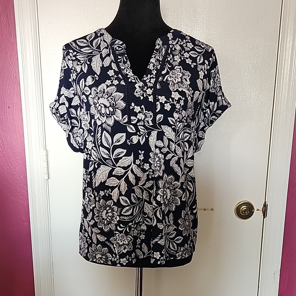 Navy Blue & White Everyday Top
